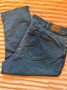 Lee Women’s Dark Blue Straight Leg Cropped Jeans